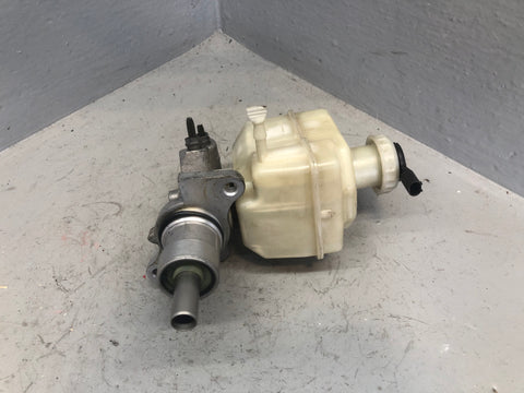 Discovery 3 Brake Master Cylinder with Reservoir Auto Land Rover 2004 to 2009