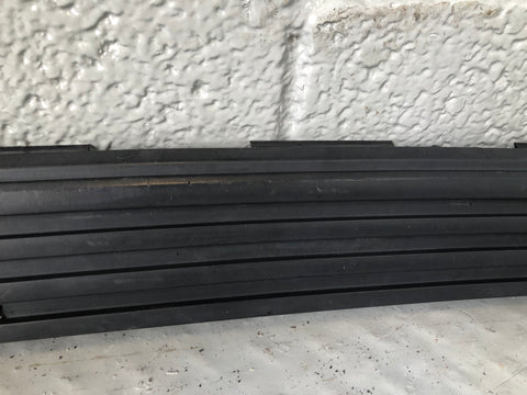 Discovery 3 Rear Bumper Scuff Load Trim DOE000011 Land Rover 2004 to 2009