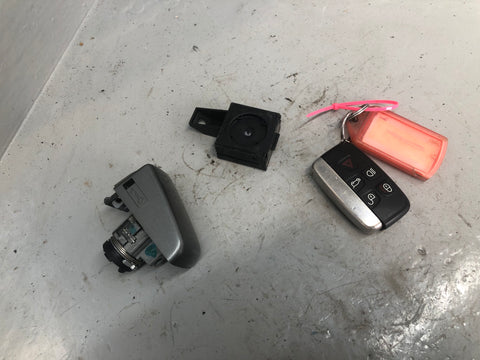 Discovery 4 Key Remote and Blade with Door Lock Land Rover 2009 to 2016 K18066