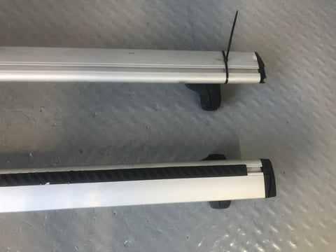 Thule WingBar with Lock and Key to fit Discovery 3 / 4 Land Rover L10076