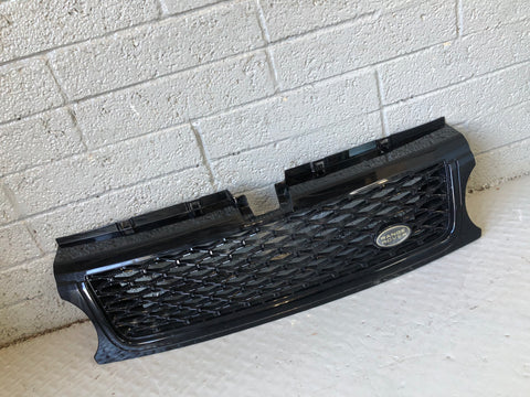 Range Rover Sport Front Grille Facelift in Black Aftermarket 2009 to 2013 D11096