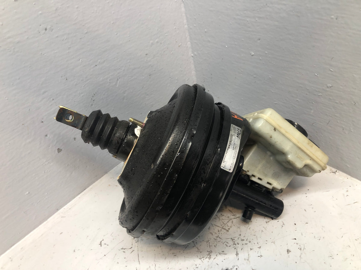 Discovery 2 Brake Servo and Master Cylinder TD5 Auto Land Rover 1998 to 2004