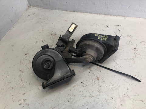 Range Rover L322 Horns Pair Of Two Tone Horns Land Rover 2010 to 2013 L29076