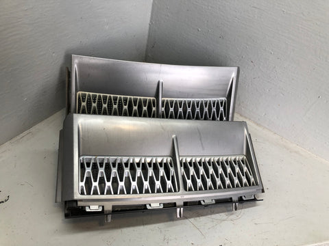 Range Rover L322 Wing Side Grilles Vents Supercharged 2002 to 2009 D26086