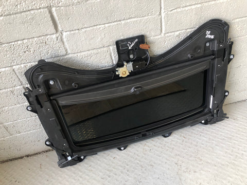 Discovery 3 Sunroof Complete with Motor and Blind Land Rover 2004 to 2009 J17076