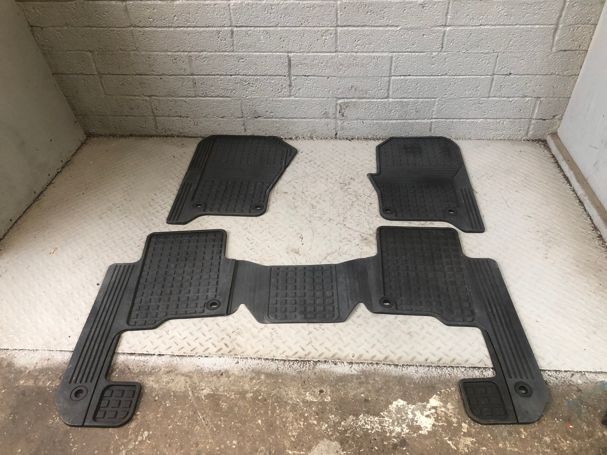 Discovery 3 Floor Mats Rubber Genuine Land Rover 2004 to 2009 J12086