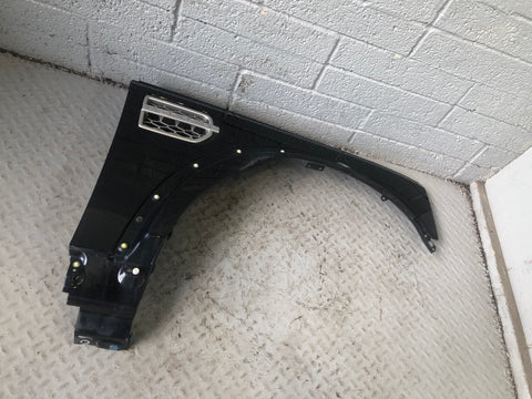 Discovery 4 Front Wing Off Side Santorini Black LRC 820 2009 to 2016 D13086