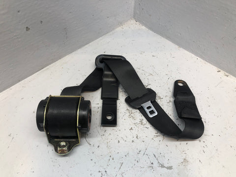 Discovery 2 Seat Belt Off Side Rear 2nd Middle Row Black Land Rover 1998 to 2004