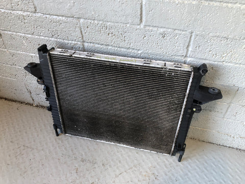 Discovery 3 Radiator Engine Cooling Manual 2.7 TDV6 Land Rover PCC500102