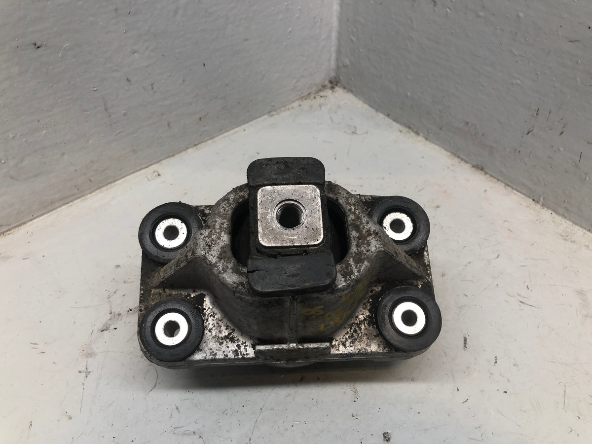 Range Rover L405 Engine Mount Off Side Right 4.4 SDV8 2013 to 2017