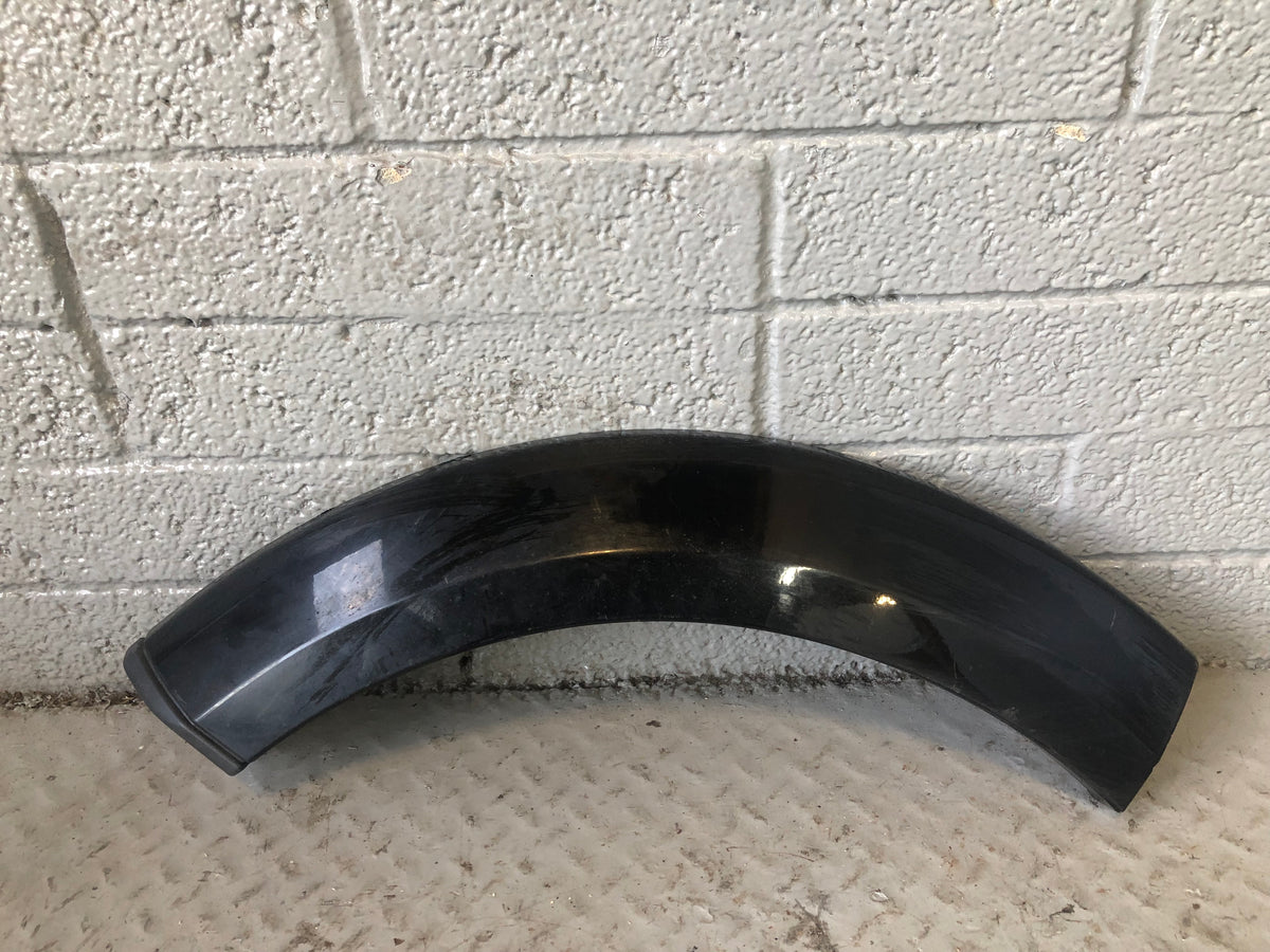 Discovery 4 Wheel Arch Trim Rear Quarter Right Santorini Black Land Rover D13086