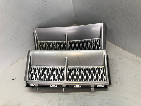 Range Rover L322 Wing Side Grilles Vents Supercharged 2002 to 2009 D26086
