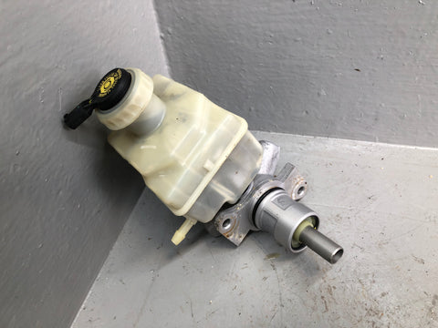 Discovery 3 Brake Master Cylinder with Reservoir Manual Land Rover 2004 to 2009
