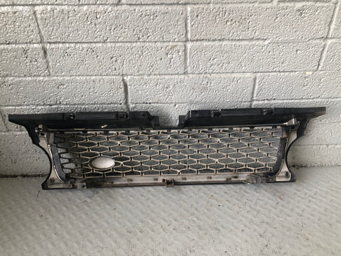 Range Rover Sport Front Grille Facelift in Silver Autobiography L320 D16076