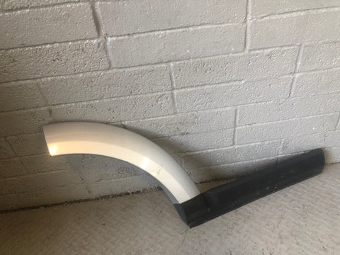 Discovery 4 Door Wheel Arch Trim Off Side Rear Zermatt Silver Land Rover