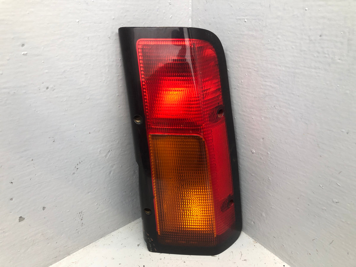 Discovery 2 Rear Light Upper Facelift Off Side Right Land Rover L14106