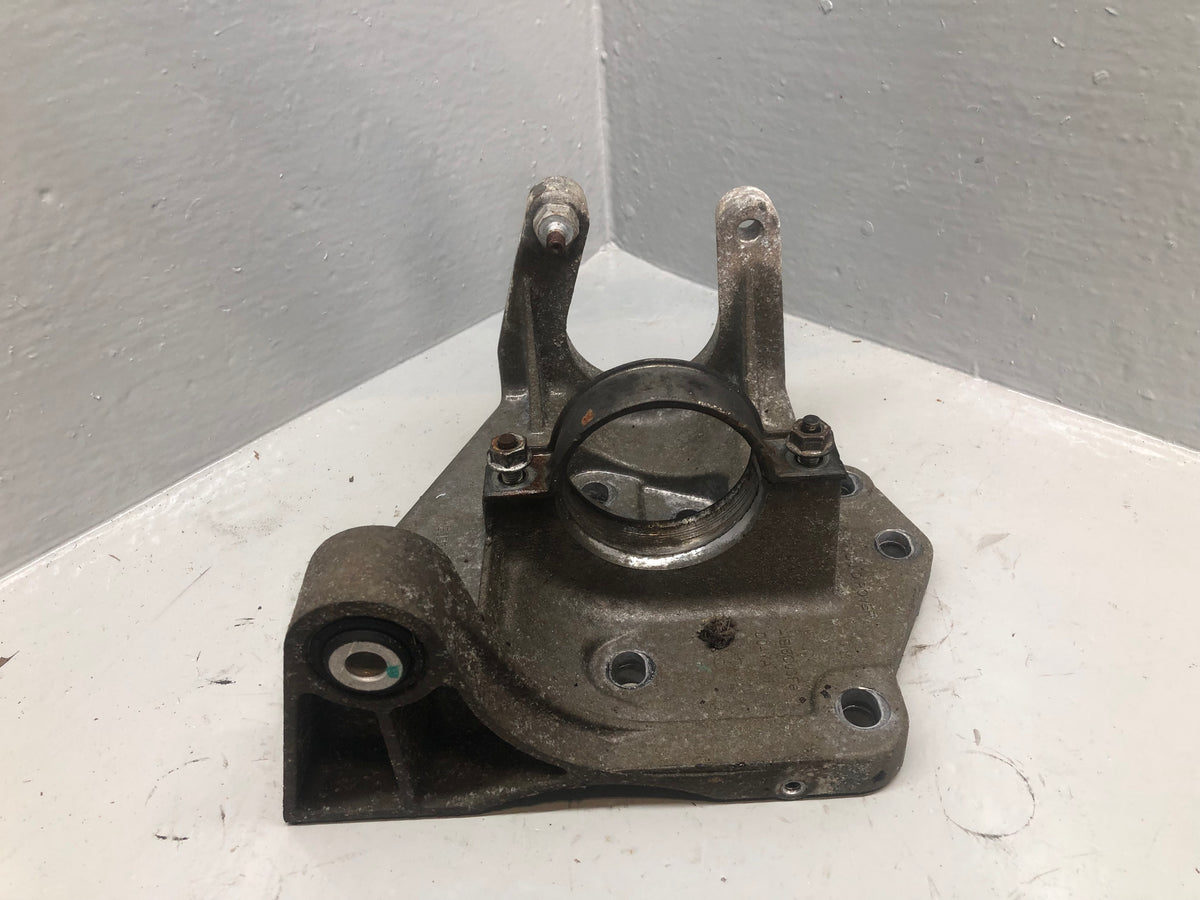 Range Rover Evoque Driveshaft Mount Bracket EJ32 4H470 AD L538 2011 to 2015