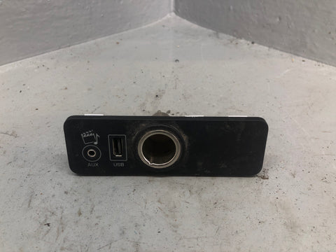 Jaguar XF Aux USB 12v Port CPLA-19C166-CB X250 2008 to 2015