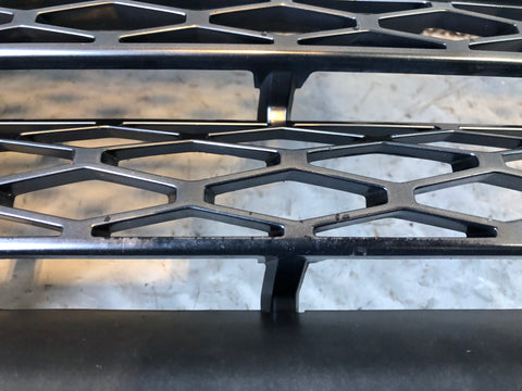 Range Rover Sport Front Grille Facelift in Grey and Silver 2009 to 2013 L28096