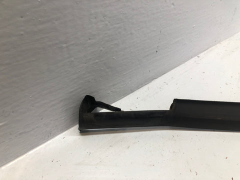 Discovery 2 Weather Strip Seal Near Side Front Window Trim Land Rover