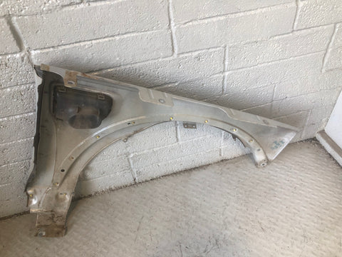 Discovery 4 Wing Near Side Front Zermatt Silver Land Rover 2009 to 2016 L10076