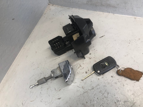 Range Rover L322 Ignition Barrel with Key Lock Set 3.6 TDV8 2006 to 2009 D01076