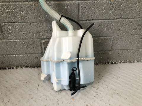 Freelander 2 Washer Bottle Windscreen and One Pump Land Rover 2006 to 2015
