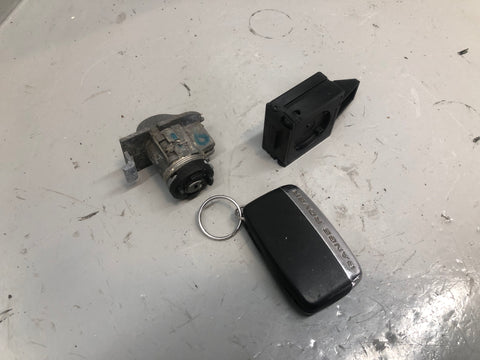 Range Rover Evoque Key Remote and Blade with Door Lock 2011 to 2015 L03066