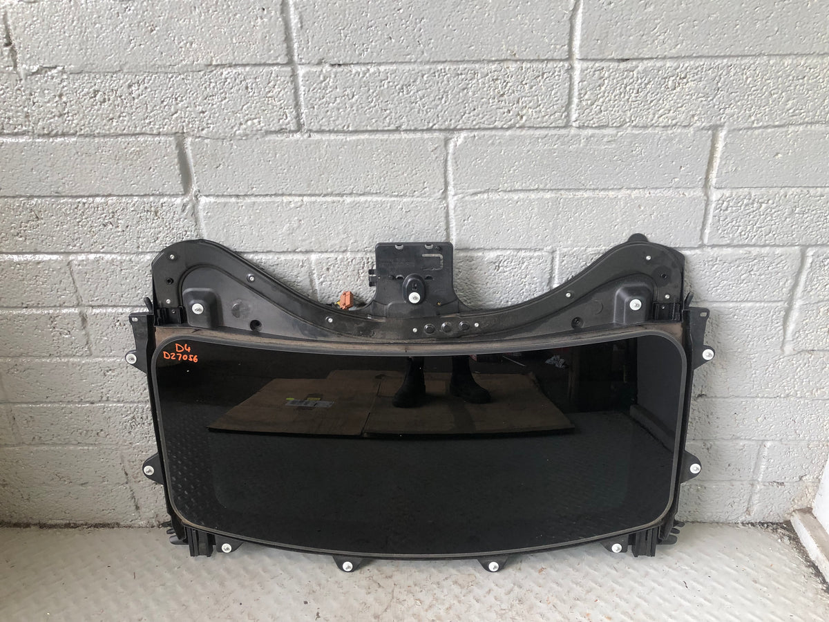 Discovery 4 Sunroof Complete with Motor and Blind Land Rover 2009 to 2016 D27056