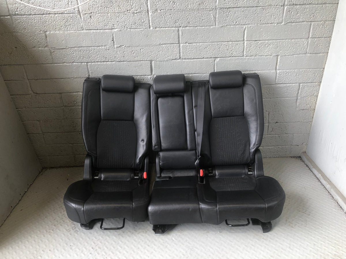 Discovery Sport Rear Middle Row Seats Pair Black Leather L550 Land Rover L15066