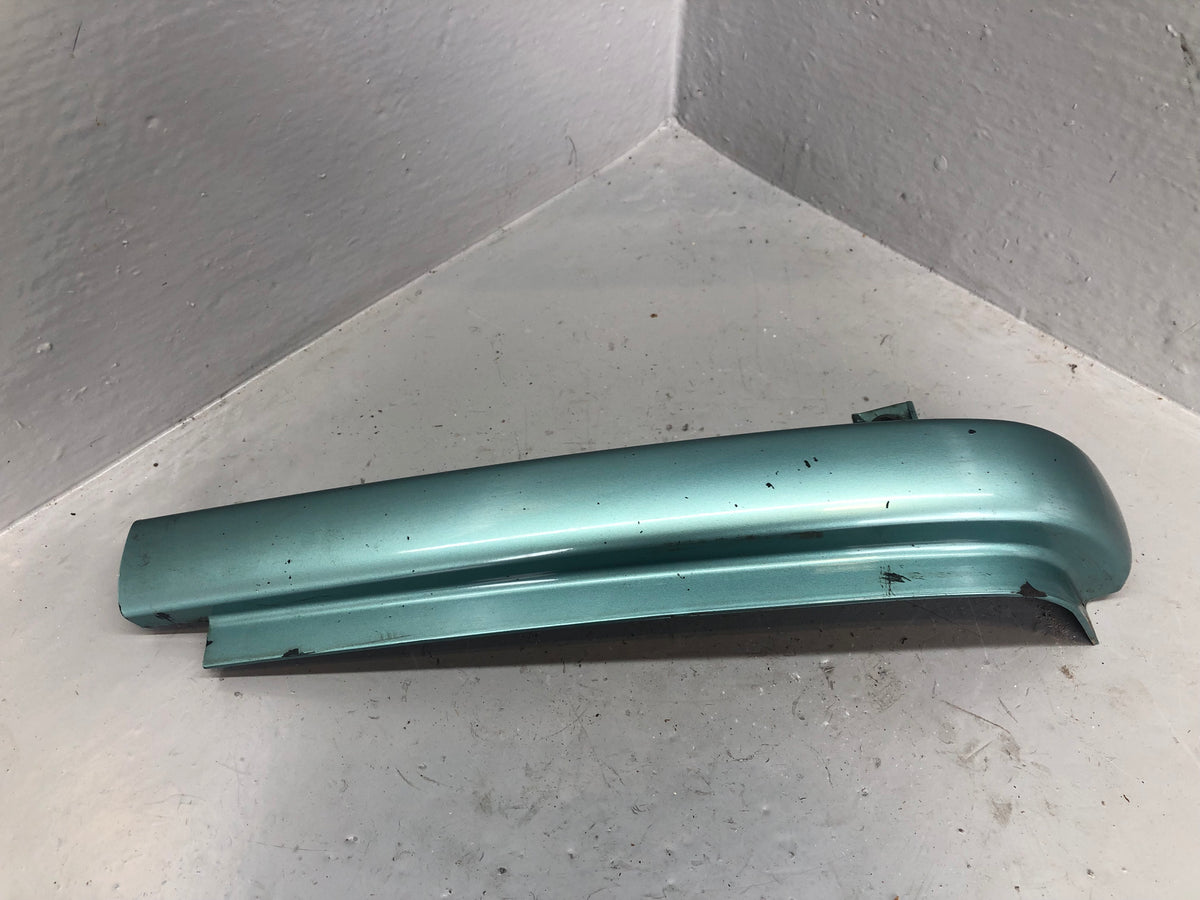 Discovery 2 Headlight Trim Near Side Charleston Green Land Rover 1998 to 2002