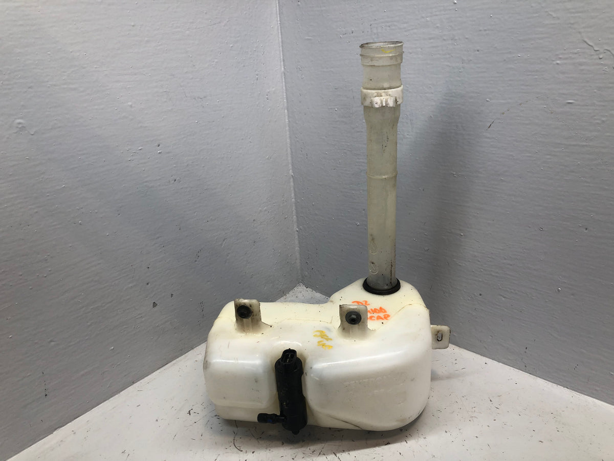 Discovery 2 Windscreen Washer Bottle Pumps Land Rover 1998 to 2004 L14106