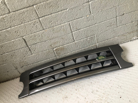 Discovery 3 Grille Front Stornoway Grey 907 Land Rover 2004 to 2009 L07106