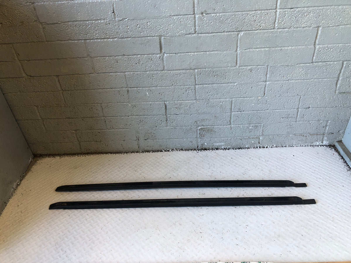 Discovery 3 or 4 Roof Rails Three Quarter Length Bars Land Rover CAB500120PVJ