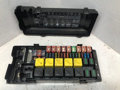 Discovery 2 Under Bonnet Fuse Box TD5 Land Rover YQE000300 1998 to 2004