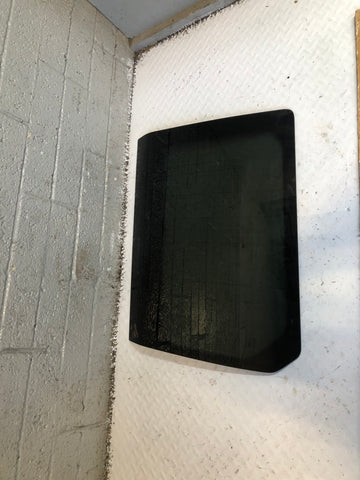 Discovery 3 Window Glass Quarter Off Side Rear Land Rover 2004 to 2009 Tinted
