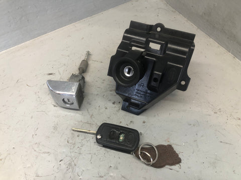 Range Rover L322 Ignition Barrel with Key Lock Set 3.6 TDV8 2006 to 2009 D01076