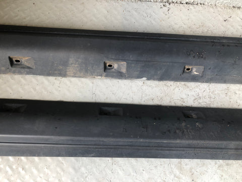 Discovery 3 or 4 Sill Trim Cover Protector Pair Land Rover 2004 to 2014 D27056