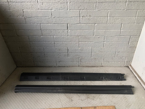 Discovery 3 or 4 Sill Trim Cover Protector Pair Land Rover 2004 to 2014 D03086