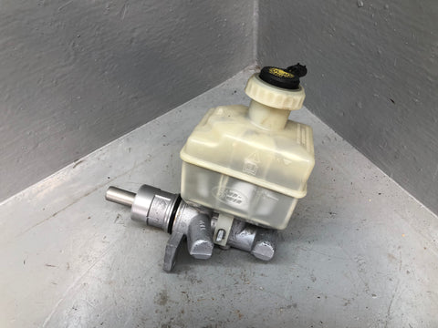 Discovery 3 Brake Master Cylinder with Reservoir Manual Land Rover 2004 to 2009