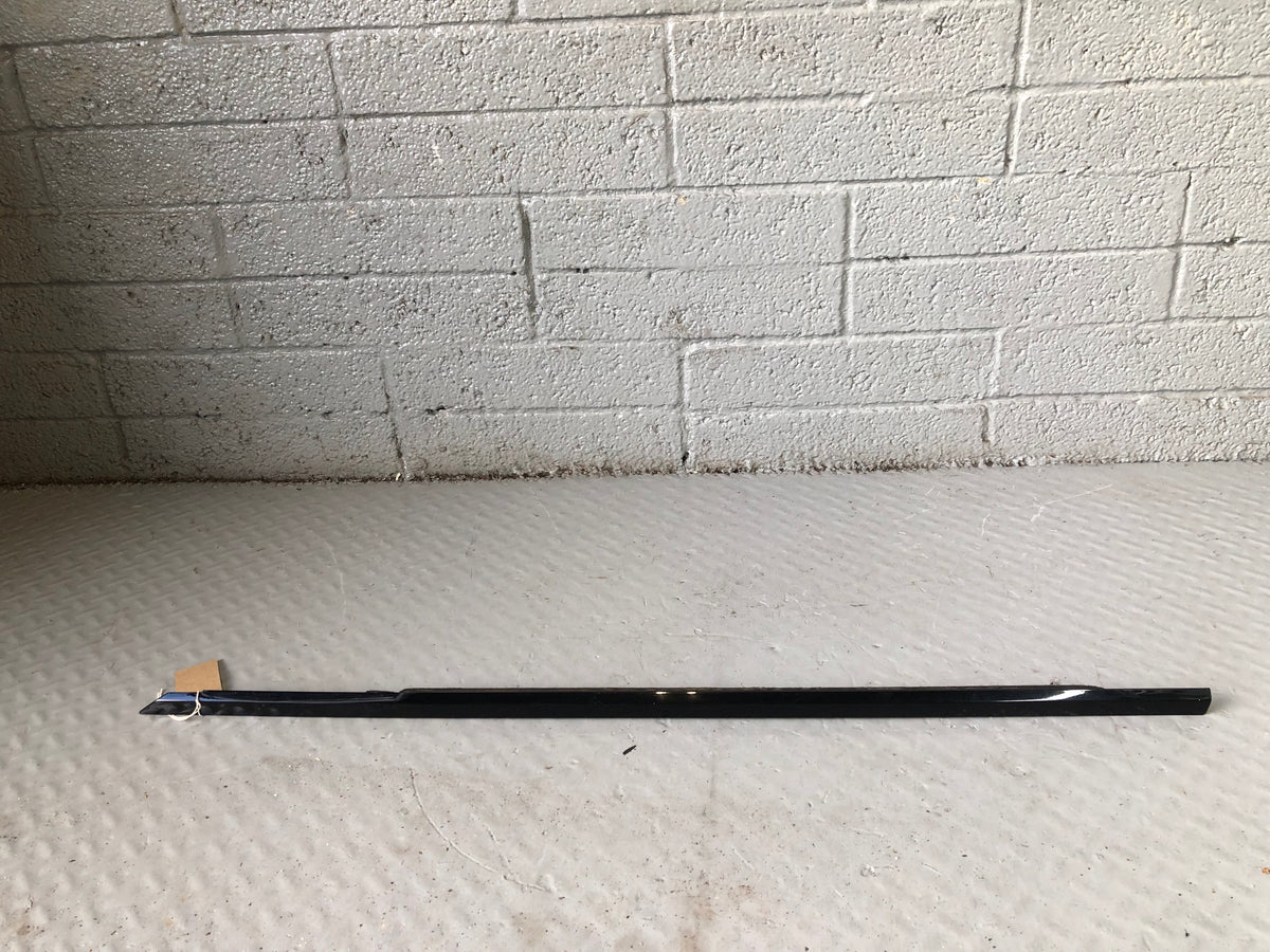 Range Rover Sport Window Weather Strip External Near Side Front Black L494
