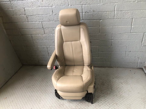 Discovery 4 Seats Leather Electric x 5 in Almond Land Rover 2009 to 2014 D13086