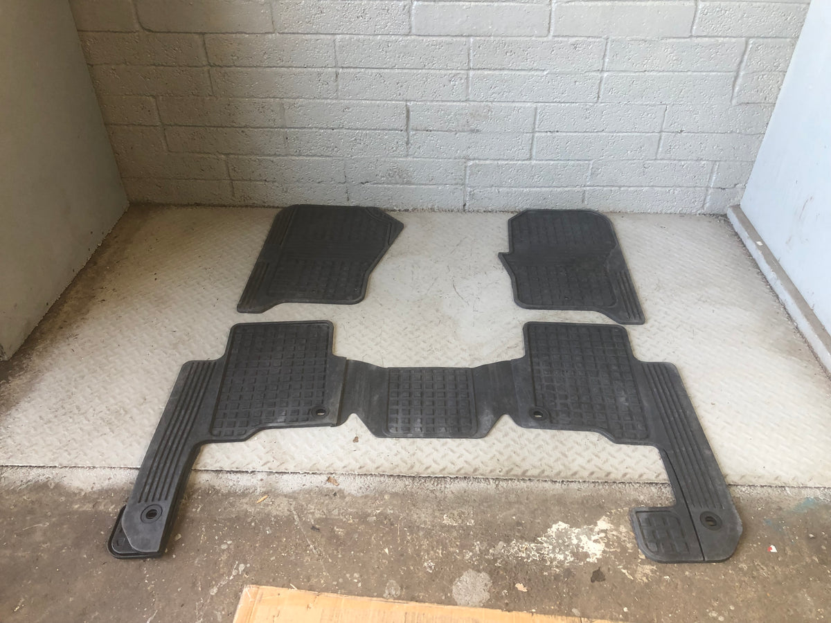 Discovery 4 Floor Mats Rubber Genuine Land Rover 2009 to 2016 L10076