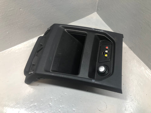 Range Rover Evoque Centre Console Rear Panel with AV Ports and Air Vents L538
