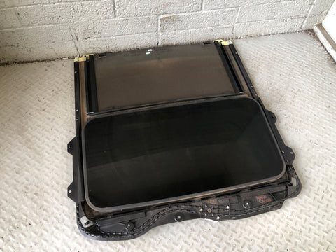 Range Rover Sport Sunroof Complete with Motor and Blind L320 2010 to 2013 L28096
