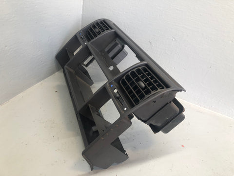 Discovery 2 Centre Air Vents Dashboard Panel Grey Land Rover 1998 to 2002 L20076