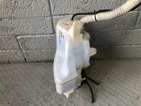 Freelander 2 Washer Bottle Windscreen Two Pump Land Rover 2006 to 2015 No Cap