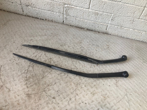Range Rover L322 Front Windscreen Wiper Arms Pair 2010 to 2013 L29076
