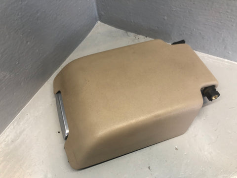 Discovery 4 Armrest Centre Console Almond Leather Land Rover 2009 to 2016 K18066