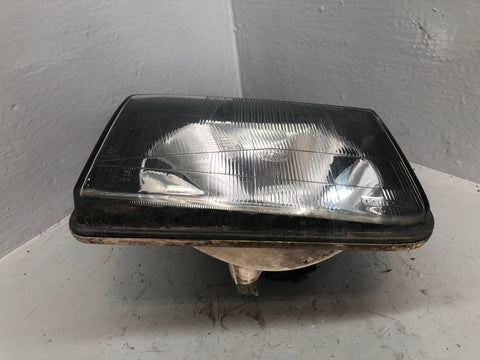 Discovery 2 Headlight Near Side Pre-Facelift XBC105130 Land Rover L20076